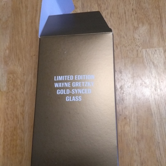 NIB Ltd Edition Wayne Gretzky Gold-Synced Glass - Picture 4 of 8